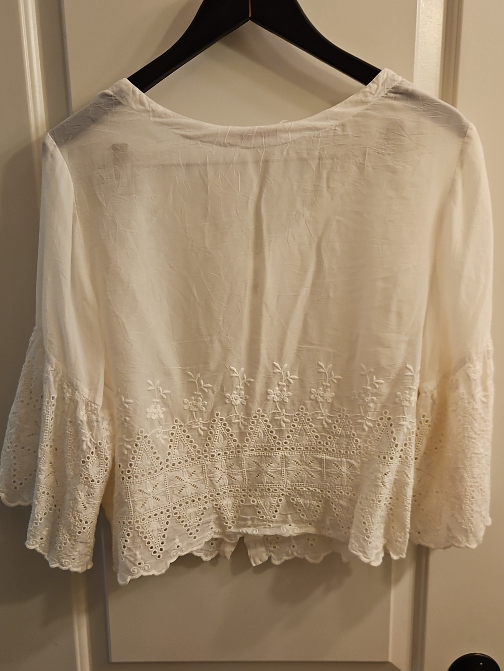 Johnny Was White Eyelet Embroidered Button Front Cropped Blouse, Tie Neck, L - Picture 4 of 11